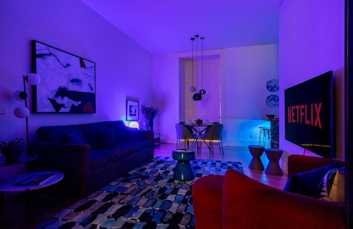 Santa Maria Maior Apartamento | WHome Prime Location Contemporary Luxury Apartment w/AC & Elevator