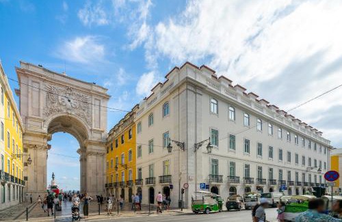 Santa Maria Maior Apartamento | WHome Prime Location Contemporary Luxury Apartment w/AC & Elevator