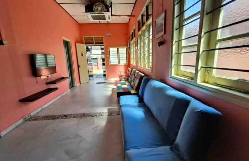 Ipoh Casa | Wi-Fi 100MB Free Ipoh Happy Big House SemiD TH24 16 pax