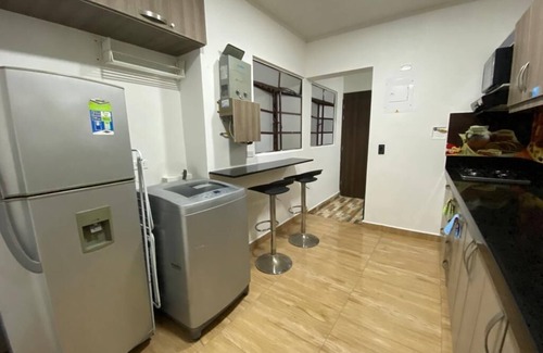 Villa Nueva Apartamento | Wi-Fi 300 Mb / Casa cerca al Metro /Hospital San Vicente /UdeA /Parque Explora