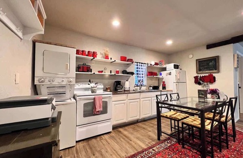 Lawton Casa | Wichita Mtns Barn@Ft Sill, Medicine Park, Hot tub