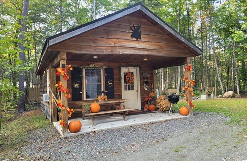 Abbot Cabina | Wicked Cute Cabin along the Piscataquis River