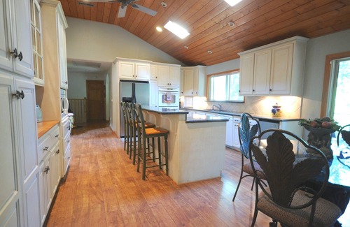 Pollock Pines Casa | Wicker Moose Manor: una casa espaciosa y fácilmente accesible en la montaña