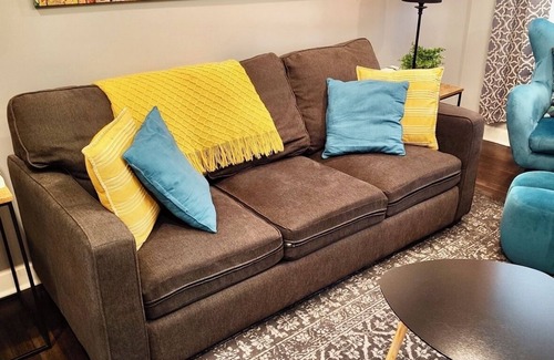 Noble Square Apartamento | WickerPark 2Bdrm near Downtown,SaltShed Jack’s Pumpkin PopUp 159.00 Oct 15-17