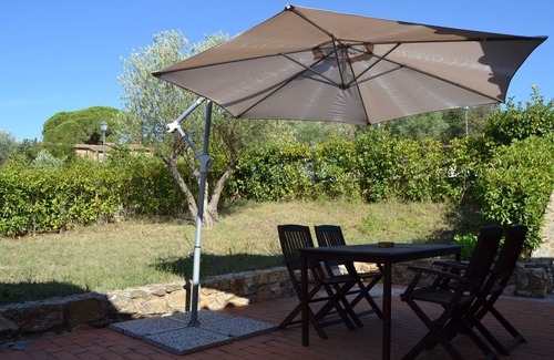 Casalappi Apartamento | PISO AMPLIO con jardín privado, piscina, tenis, 8 km del mar