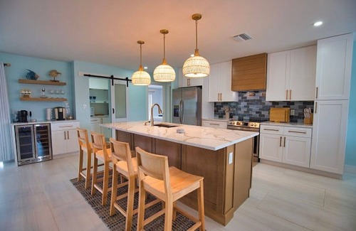 Punta Gorda Casa | Welcome to our Dolphin Dream House. Enjoy the many passing boats and sea life.