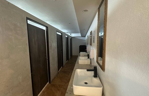 Quepos Hotel | Wide Mouth Frog Hotel
