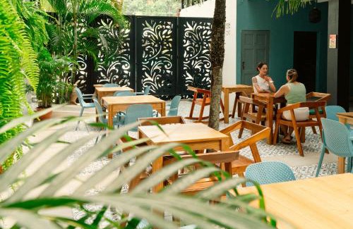Quepos Hotel | Wide Mouth Frog Quepos