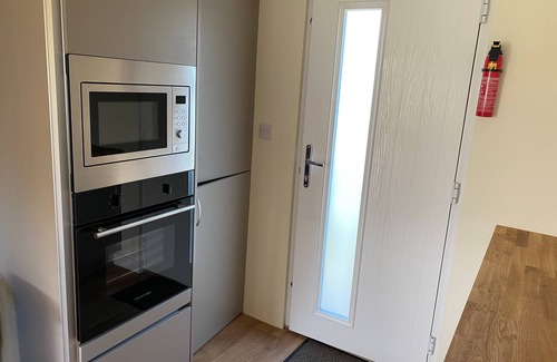 Tattershall Cabina | Widgeon is prime location on duck lake, bbq & Large Hot Tub with private fishing @tattershall lakes