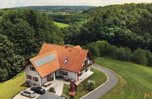Loipersdorf bei Fuerstenfeld Apartamento | Wiesenzimmer - Gästehaus Waldpanorama