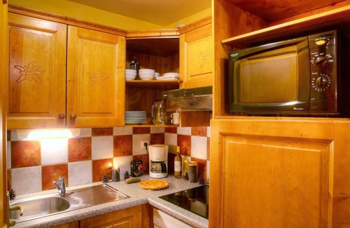 Lanslevillard Apartamento | Wifi, 50m de los comercios, sauna, balcón, parking, tv, local para esquís, 36m², Val Cenis
