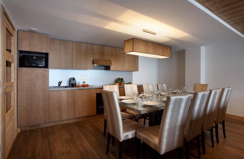 Arc-2000 Apartamento | Wifi, 50m del centro estación, fitness, piscina, sauna, hammam, balcón, tv, local para esquís, 85m²