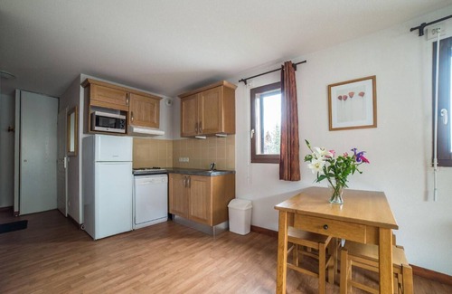 Les Bottieres Apartamento | Wifi, fitness, piscina, terraza, balcón, parking, tv, local para esquís, 28-30m², Les Bottières