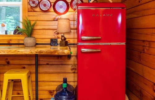 Campton Apartamento | WiFi & Waterfront - Cozy Creek - Minimalist Camper's Cabin in Red River Gorge, Kentucky!