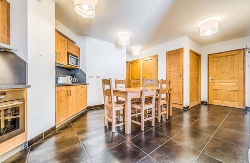 Les Almes Apartamento | Wifi, al pie de las pistas de esquí, 2.o piso, terraza, tv, local para esquís, 59m², Tignes