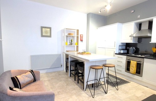 Wigan Apartamento | Wigan Central Comfort | Amazing Family Apartment + Free Parking | 6 Guests