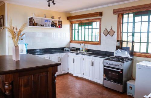 Amboseli Casa | Wild Amboseli Ndovu Cottage.