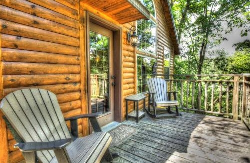 Millersburg Casa | Wild Cherry Treehouse by Amish Country Lodging