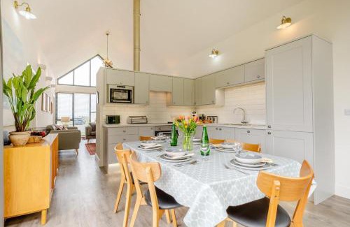 Bamburgh Casa | Wild Chive Lodge