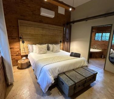 Pretoria Apartamento | Wild Fig Cottage with Tickle Tub in Hartbeespoort