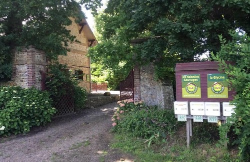 Pierrefiques Casa | Wild Hazelnuts