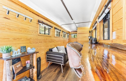 Conway Casa | 🐎 Wild Horse Retreat | Unique Tiny Home Glamping 🌿🔥