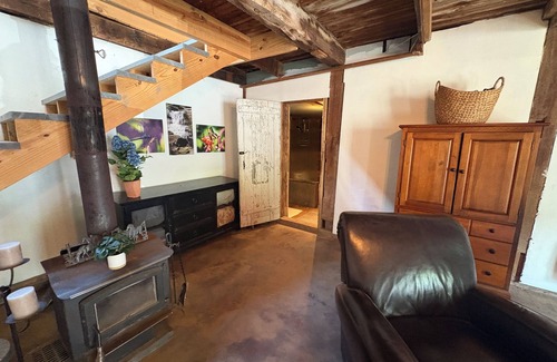Town of Fulton Cabina | Wild horse sanctuary guest cabin. 1-bedroom in West Fulton
