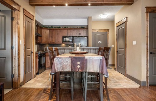 East Kootenay Apartamento | Wild Horses | Pool | Hot Tub | Hot Springs