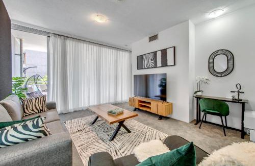 South Brisbane Apartamento | Wild Luxe Apt - Southbank & Fast WiFi, Parking