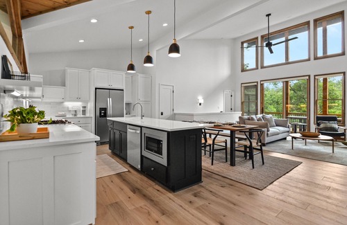 Ellijay Cabina | Wild Oaks at Watersong ~ 4BR w/Container Pool! ~ Must See!