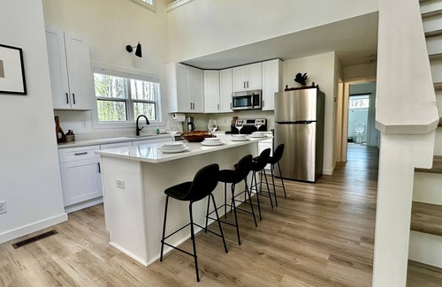 Tracy City Cabina | Wild Woodside Retreat at The Retreat at Sunset Bluff