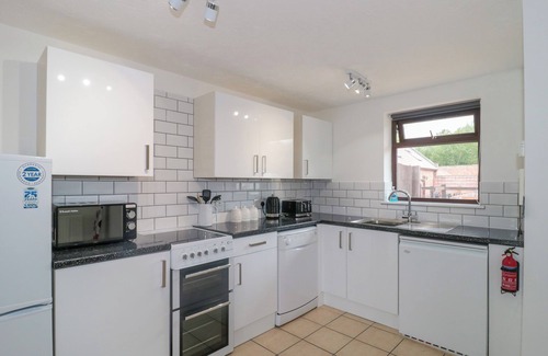 Brean Cabaña | WILDBERRY COTTAGE, family friendly, with a garden in Brean