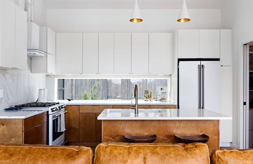 Young Harris Cabina | Wildcat Modern: Elegant mountain retreat with fire pit, deck, elevated furnishings, and pool and gym