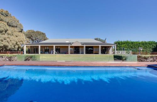 Blairgowrie Casa | Wildcoast Resort Pool Court