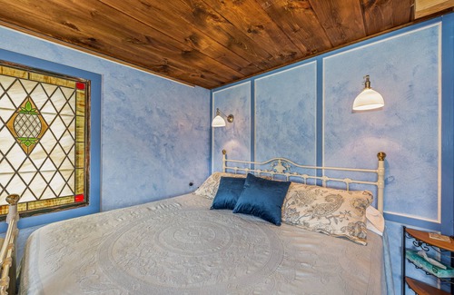 Mentone Cabina | Wilderness Country Inn: France