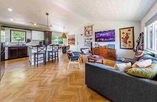 Franktown Casa | Wilderness Haven in Franktown - Private Getaway. Pet-Friendly!