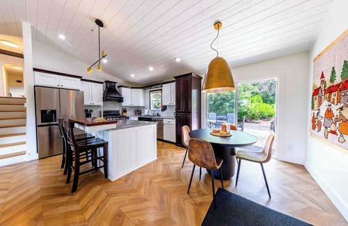 Franktown Casa | Wilderness Haven in Franktown - Private Getaway. Pet-Friendly!