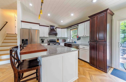 Franktown Casa | Wilderness Haven in Franktown - Private Getaway. Pet-Friendly!