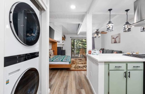 Granite Ridge Condominio | Wilderness Hideaway | Across from the pool & spa!