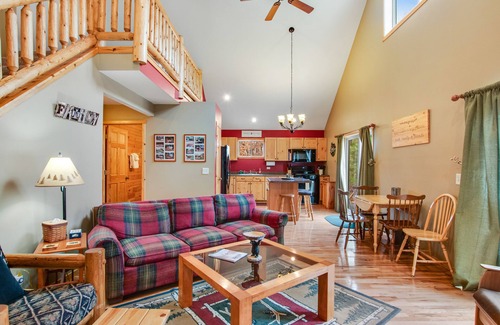 Nekoosa Cabina | Wilderness retreat near the lake with firepit, grill, large deck - dog friendly