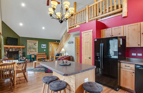 Nekoosa Cabina | Wilderness retreat near the lake with firepit, grill, large deck - dog friendly