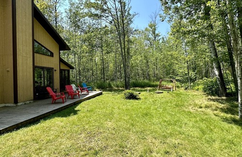 La Pointe Cabina | Wilderness Retreat - Secluded cottage tucked away in the Woods!