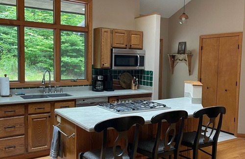 Old Timberline Casa | Wildest Dreams Cabin ⛰ - Hot Tub, Fire Pit, Dolly Sods Hiking, Lake Access 🛶