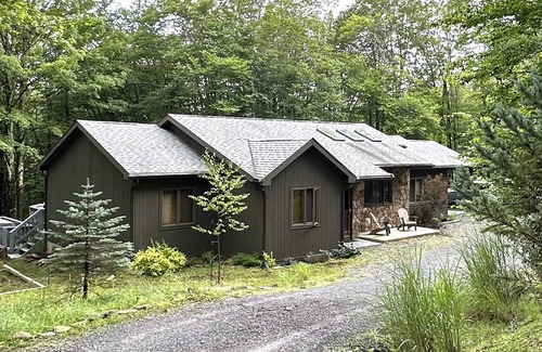 Old Timberline Casa | Wildest Dreams Cabin ⛰ - Hot Tub, Fire Pit, Dolly Sods Hiking, Lake Access 🛶
