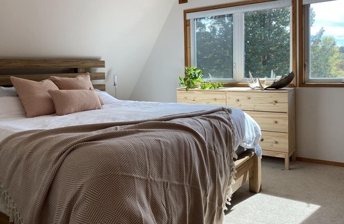 Calabogie Casa | Wildflower Calabogie | Sunsets & Lake Views