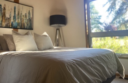 Calabogie Casa | Wildflower Calabogie | Sunsets & Lake Views