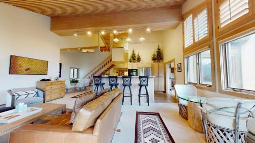 Elkhorn Casa | Wildflower Condo 617