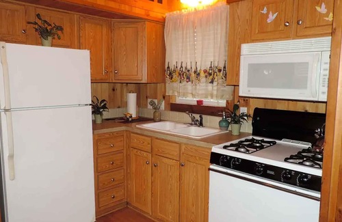 Boerne Cabina | cabina de madera moderno en 30 acres pequeño complejo turístico / rancho (Ver # 67819) cerca de Boerne
