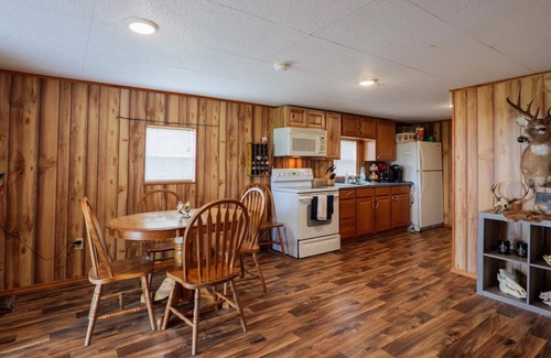 Jennings Cabaña | Wildlife Preserve camphouse in Jennings- Includes Tour