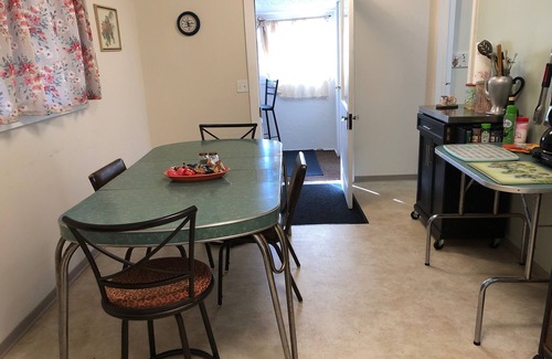 Cave Junction Cabaña | Wildlife Preserve, Country Cottage, Spacious
